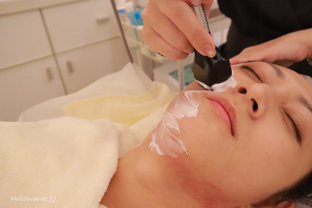 醫美|「賦真妍藍色沙龍概念店」小資女低預算也能擁有小V臉!INMODE鑽石超塑輕鬆拉回輪廓線條、拍照零死角 - 第15張圖