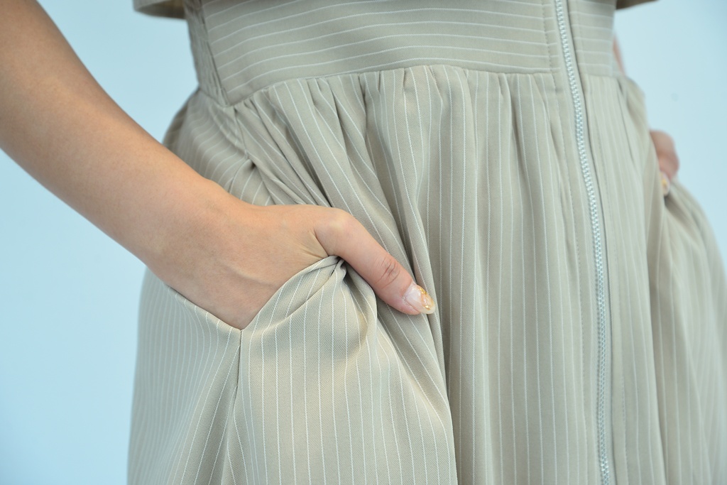 OUFIT｜ehole平價也很有質感！條紋襯領個性拉鍊洋裝開箱分享