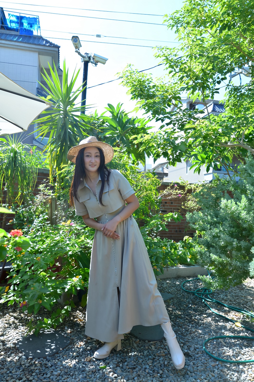 OUFIT｜ehole平價也很有質感！條紋襯領個性拉鍊洋裝開箱分享