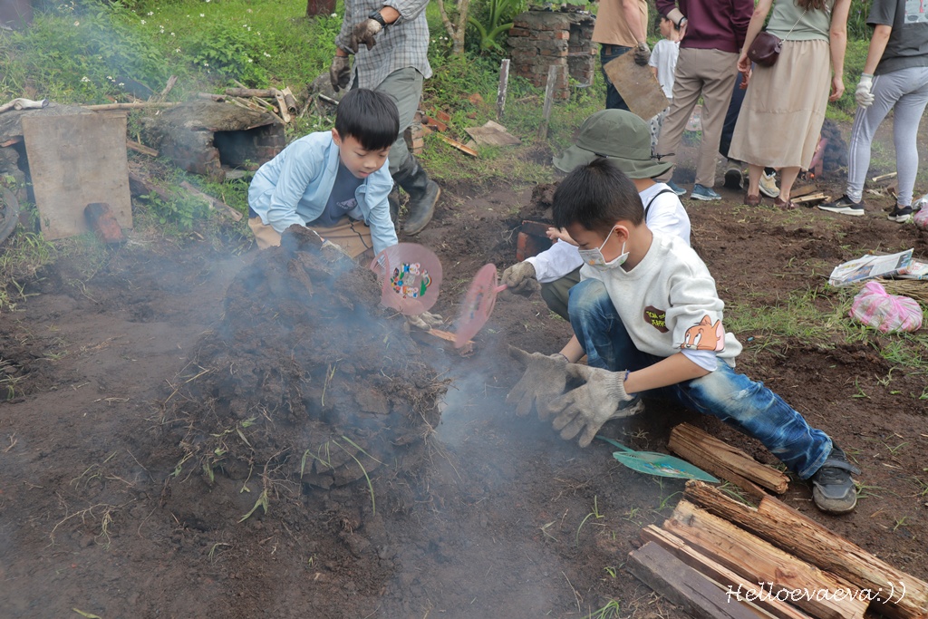 台北士林｜「陽明山荷鋤茗園休閒農園」一日體驗：甕窯烤地瓜、烤肉、撈魚親子活動一整天都不無聊！(需先預約)