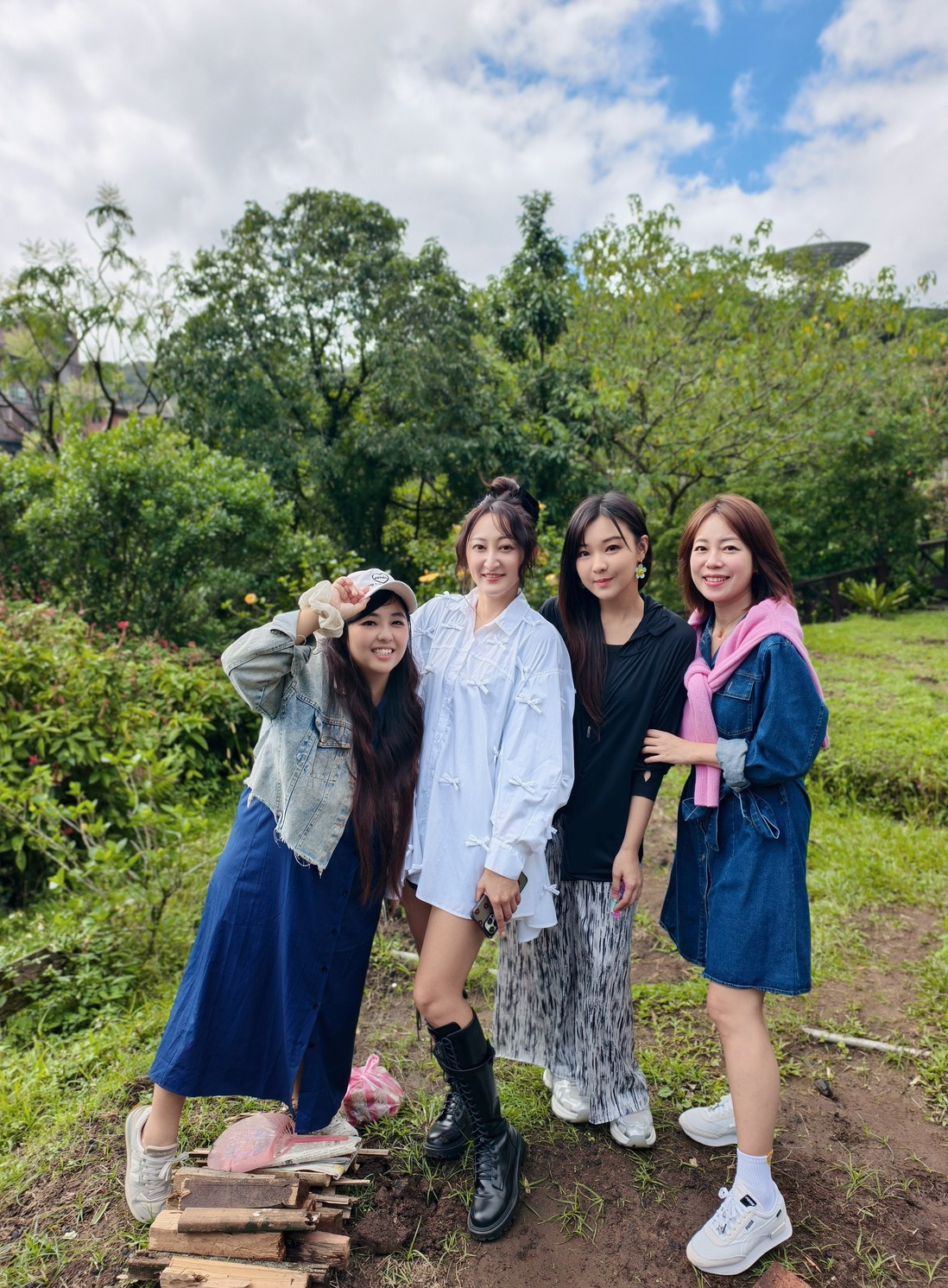 台北士林｜「陽明山荷鋤茗園休閒農園」一日體驗：甕窯烤地瓜、烤肉、撈魚親子活動一整天都不無聊！(需先預約)