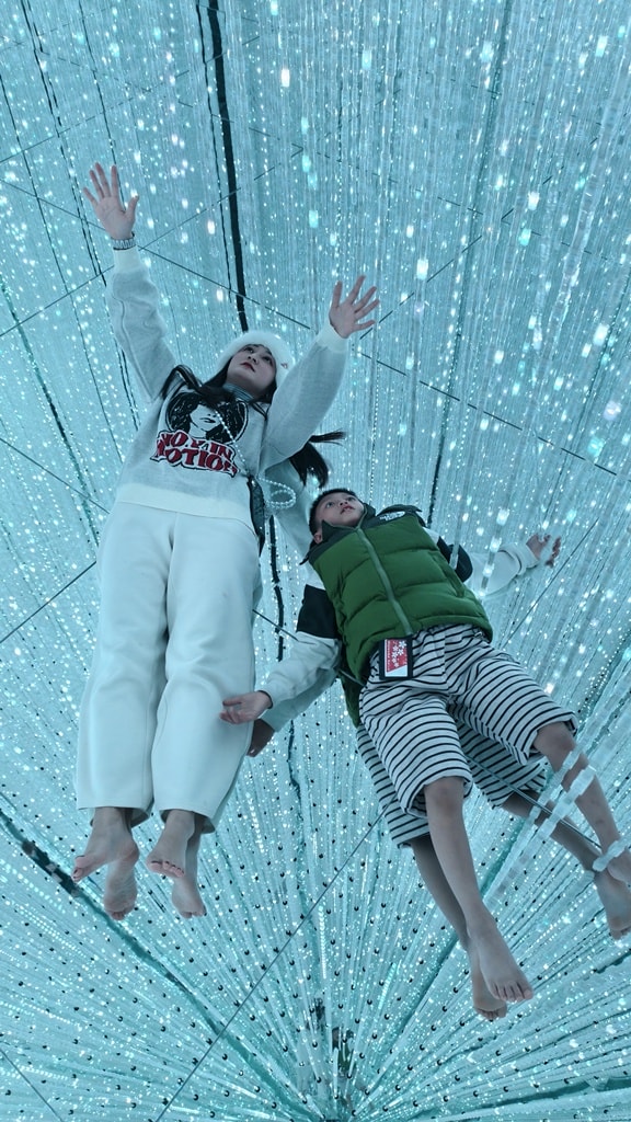 東京最夢幻沉浸式展覽|TeamLab Planets TOKYO走進水中與光影宇宙的身體沉浸式體驗 - 第17張圖 東京最夢幻沉浸式展覽|TeamLab Planets TOKYO走進水中與光影宇宙的身體沉浸式體驗