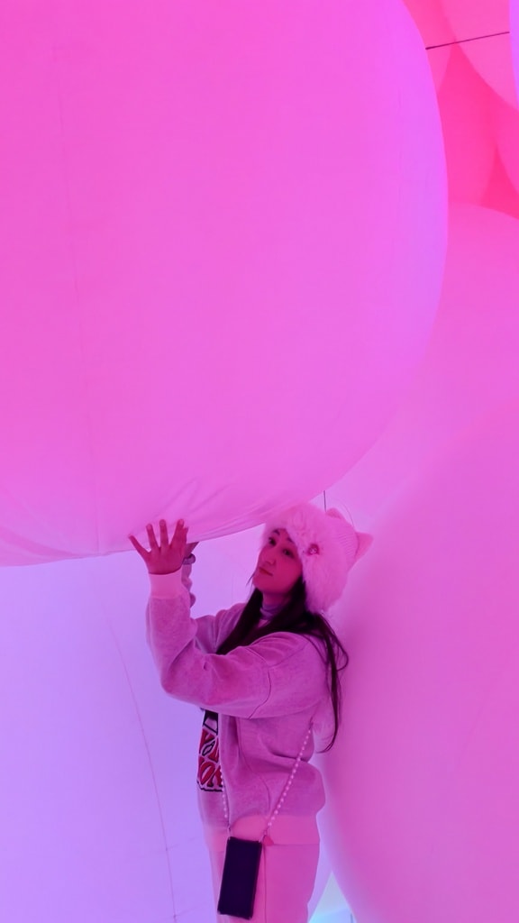 東京最夢幻沉浸式展覽|TeamLab Planets TOKYO走進水中與光影宇宙的身體沉浸式體驗 - 第13張圖 東京最夢幻沉浸式展覽|TeamLab Planets TOKYO走進水中與光影宇宙的身體沉浸式體驗
