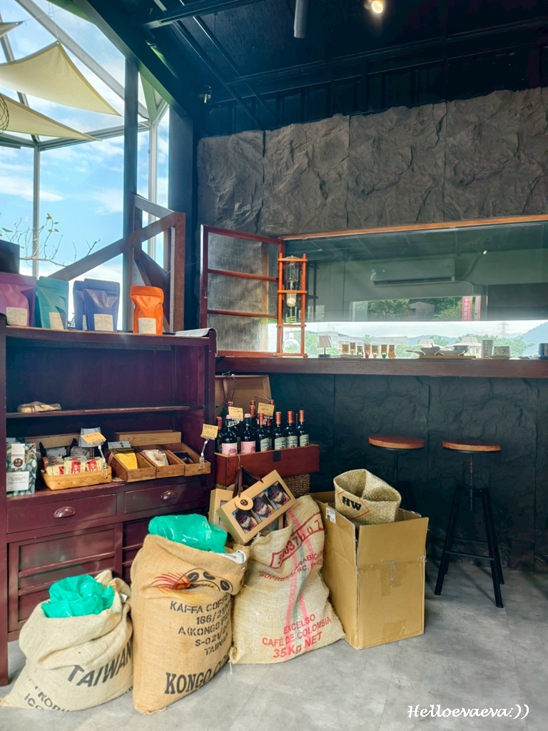 桃園龍潭人氣咖啡廳｜茉莉 Café 2館，喝咖啡也能欣賞一大片田野美景