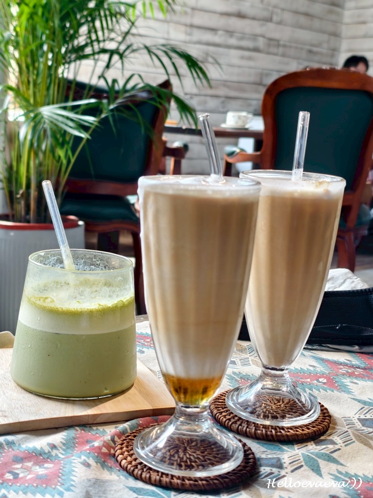 桃園龍潭人氣咖啡廳｜茉莉 Café 2館，喝咖啡也能欣賞一大片田野美景